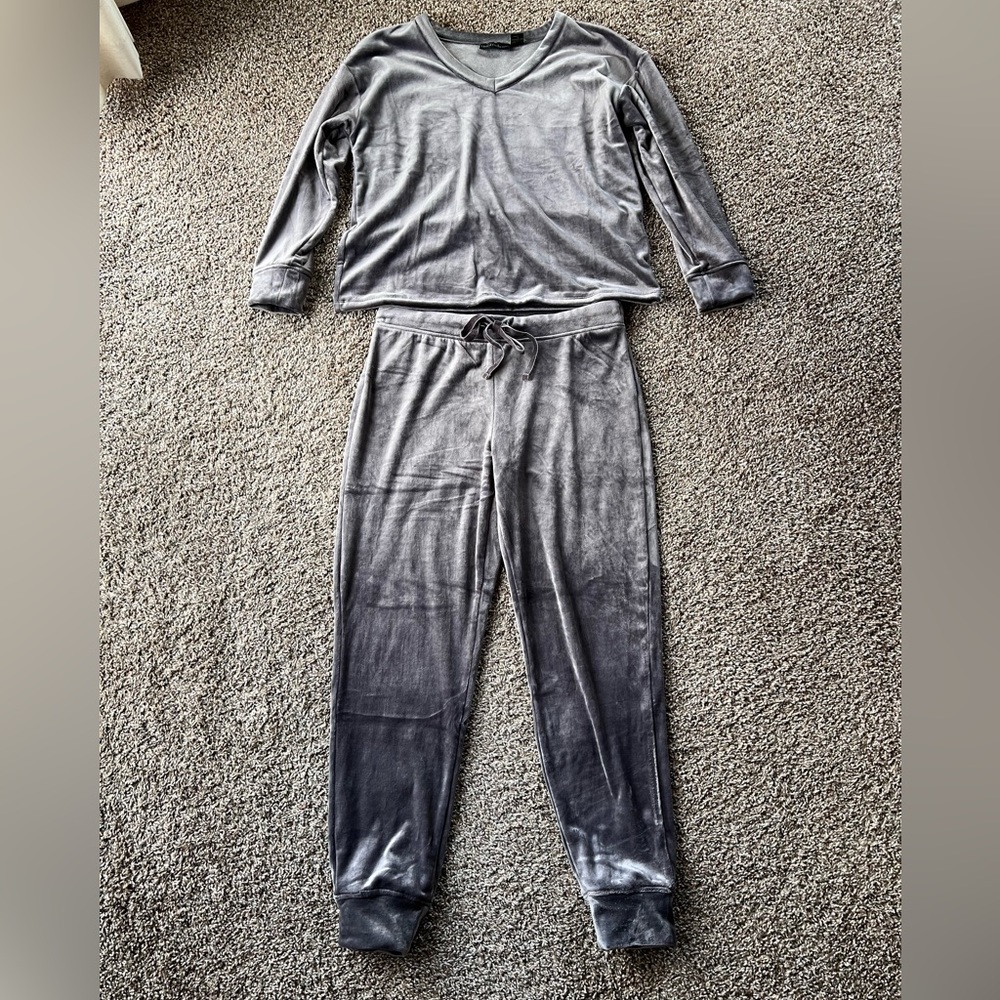 House of Harlow 1960 Gray Velvet Lounge Set